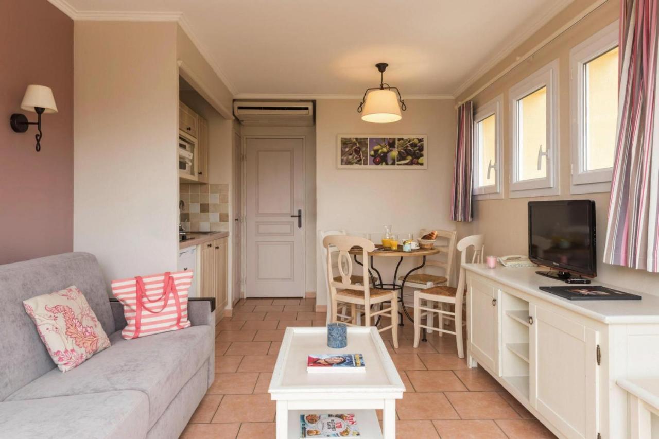 Residence Pierre & Vacances Premium Les Calanques Des Issambres Лес-Иссамбр Экстерьер фото