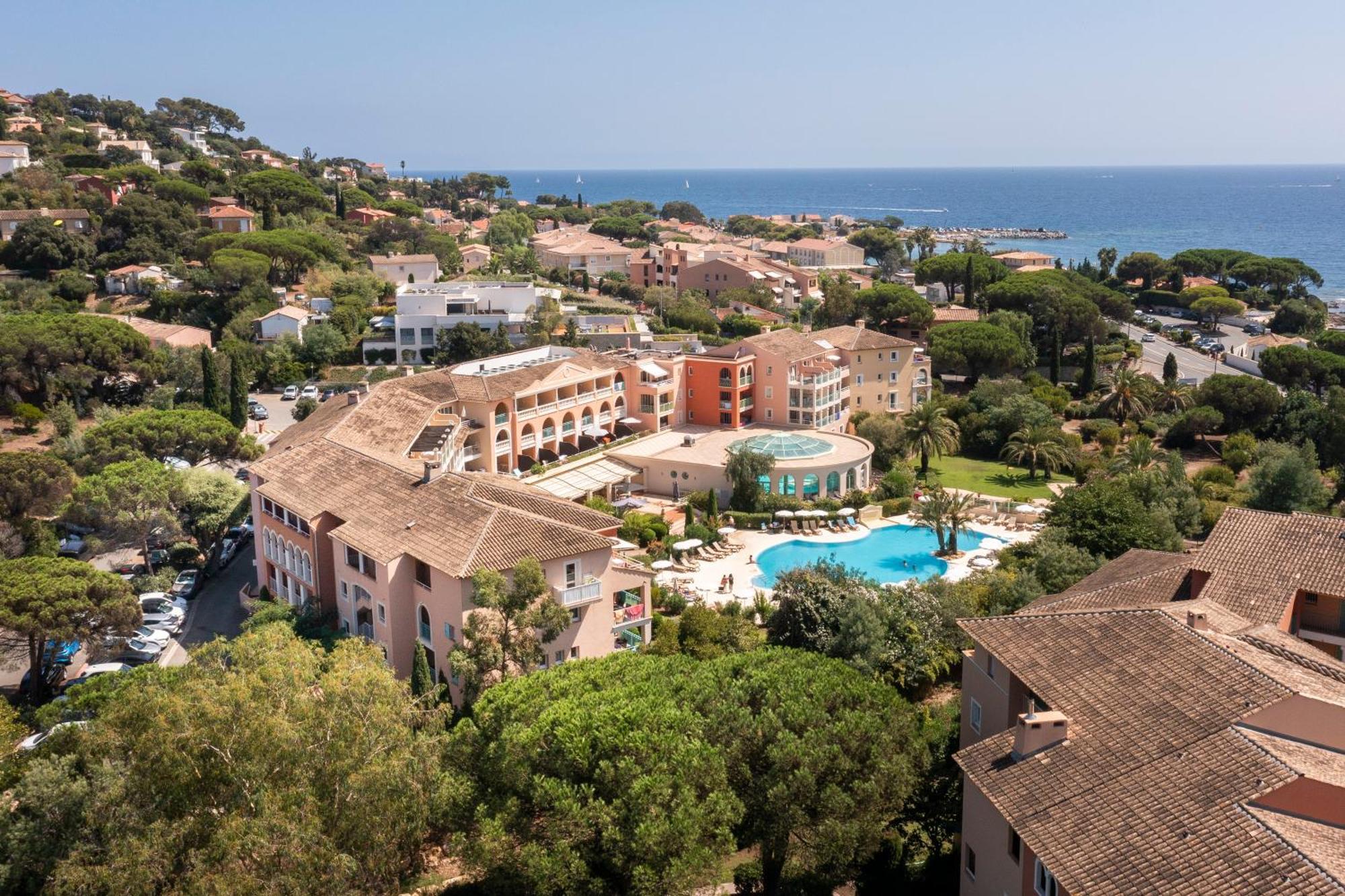 Residence Pierre & Vacances Premium Les Calanques Des Issambres Лес-Иссамбр Экстерьер фото