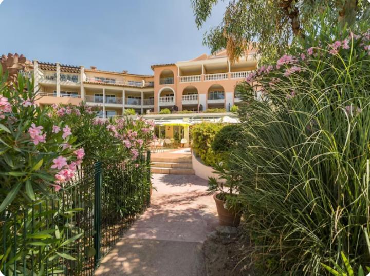 Residence Pierre & Vacances Premium Les Calanques Des Issambres Лес-Иссамбр Экстерьер фото